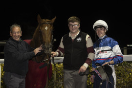 Go Racing | Eleanor Shelby Winning at Dundalk – Ireland
