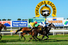 Go Racing | Lucky Country Winning at Taranaki