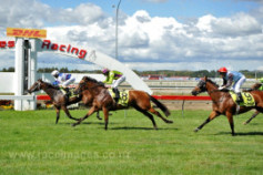 Go Racing | Queen of the Amazon Winning at Counties